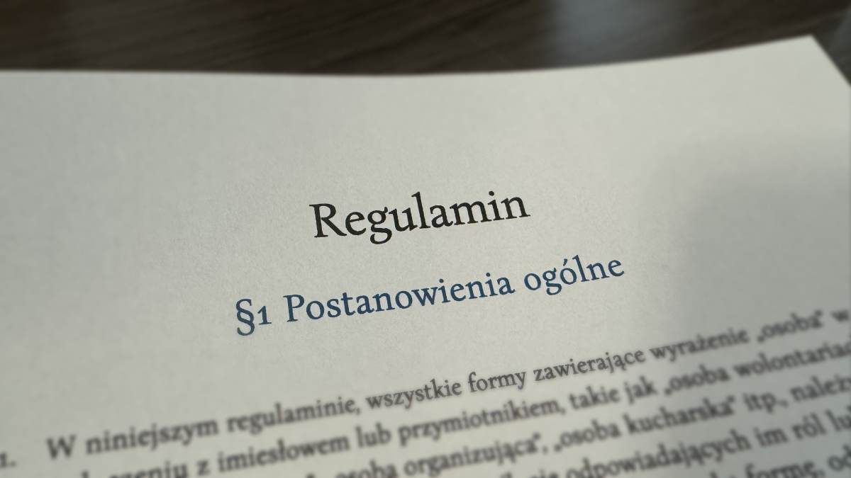 Zdjęcie ilustracyjne: kartka papieru z napisem "Regulamin"